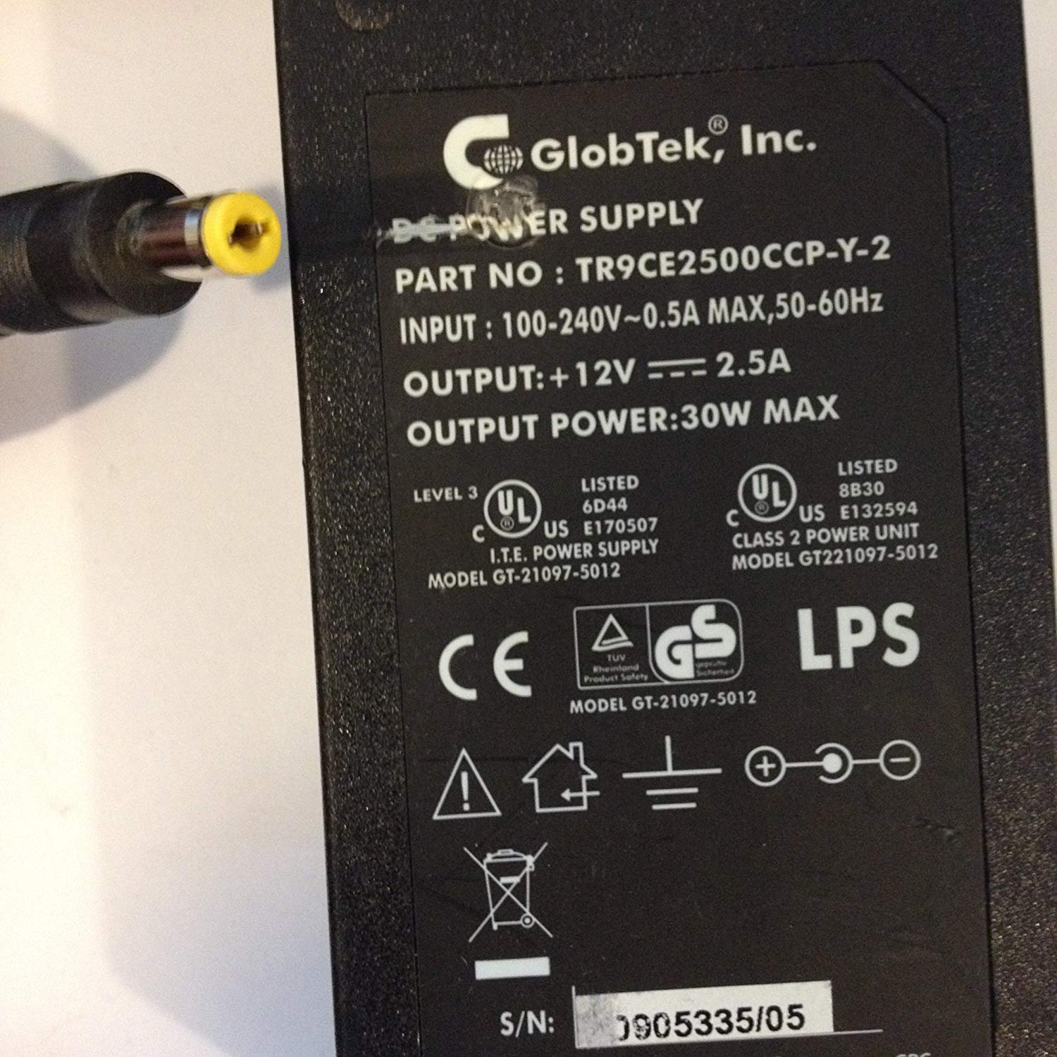 New GLOBTEK INC 12V 2.5A TR9CE2500CCP-Y-2 5.5MM X 2.1MM Power Adapter Supply