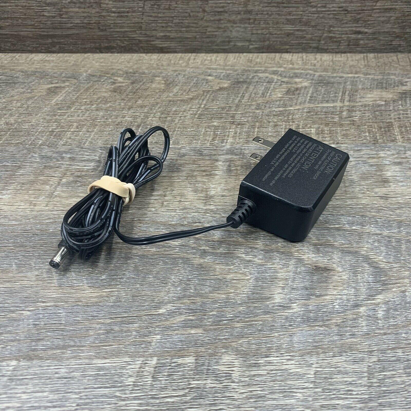 AMC AC Adapter Model AD-0121900060US 19V 0.6A Class 2 Power Supply Country/Region - Click Image to Close