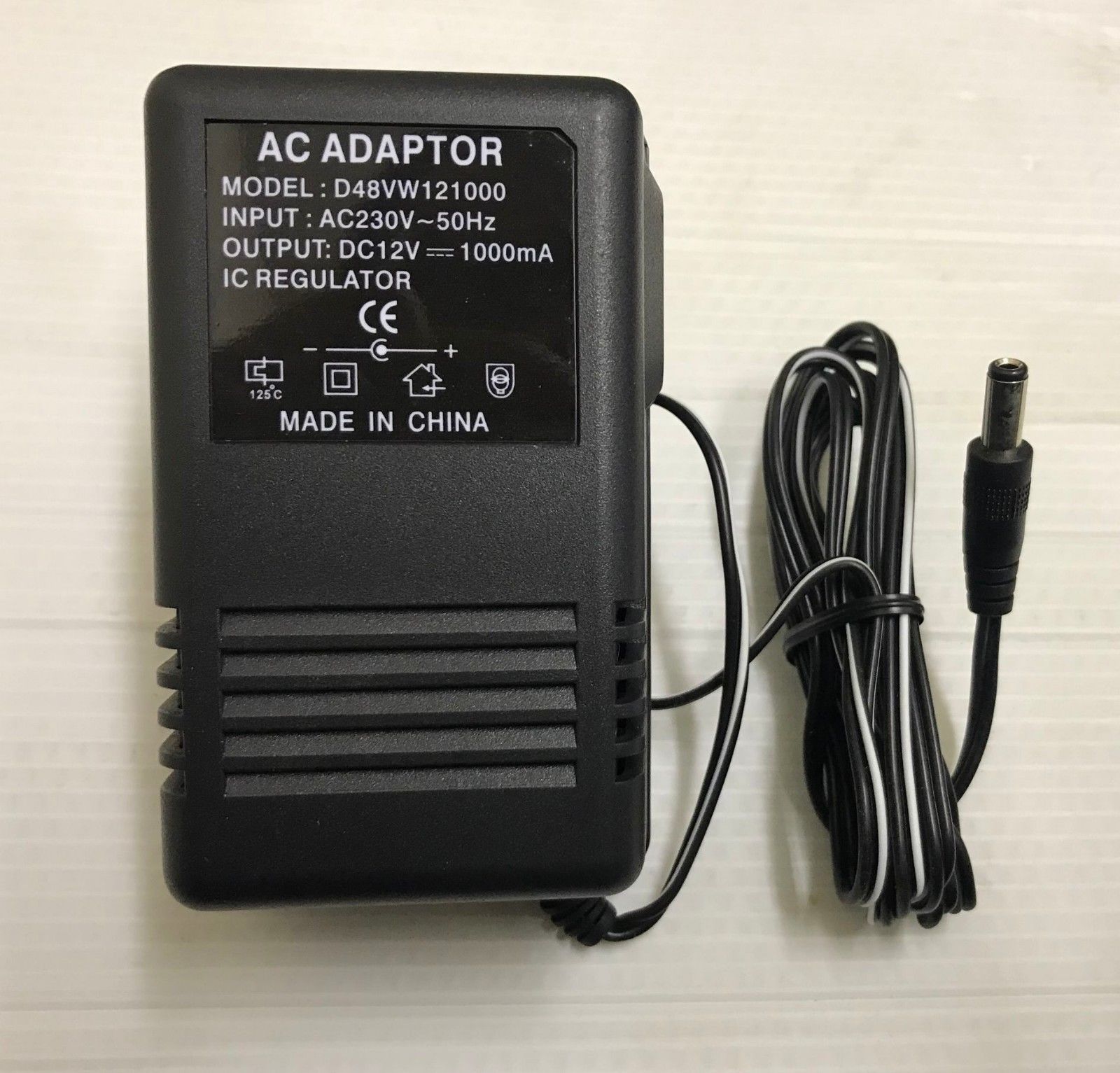NEW DC12V 1A 12V 1000mA D48VW121000 Charger Electric Car CCTV DVR Router Radio Ada